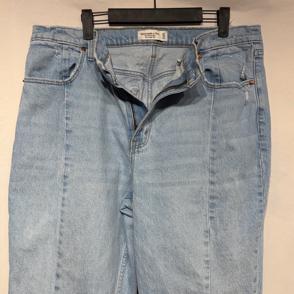 Abercrombie & Fitch The 90s Straight Ultra High Rise Split Hem Jeans Size 33 - Picture 6 of 11